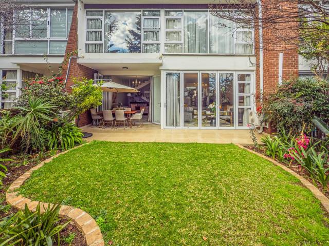 House for rent in Hyde Park, Rosebank