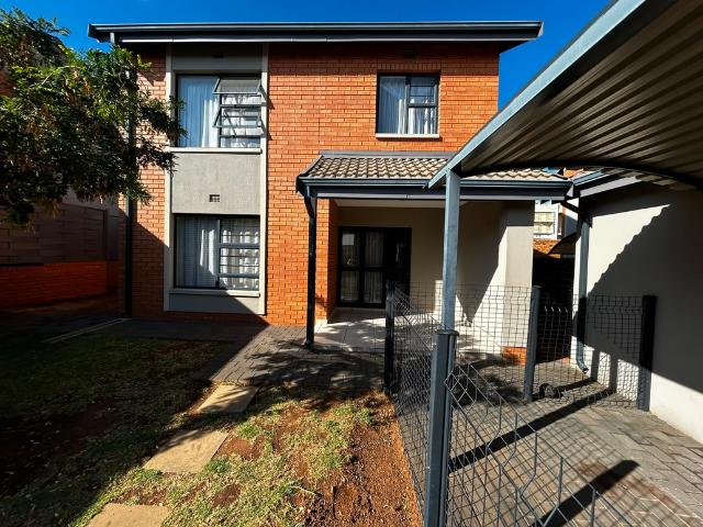 House for rent in Waterkloof, Gauteng