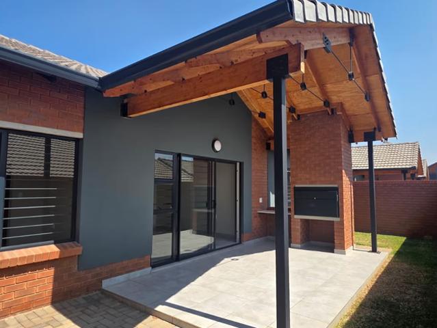 House for rent in Waterkloof, Gauteng