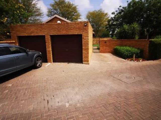 House for rent in Waterkloof, Gauteng
