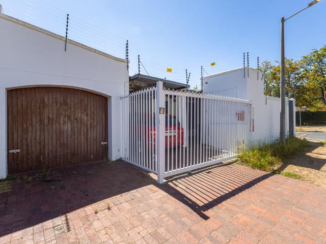 House for rent in La Colline, Stellenbosch Local Municipality
