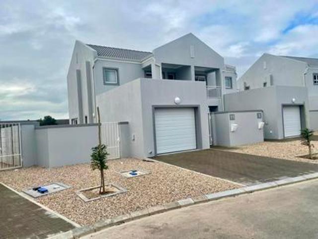 Townhouse for rent in Durbanville, Western Cape