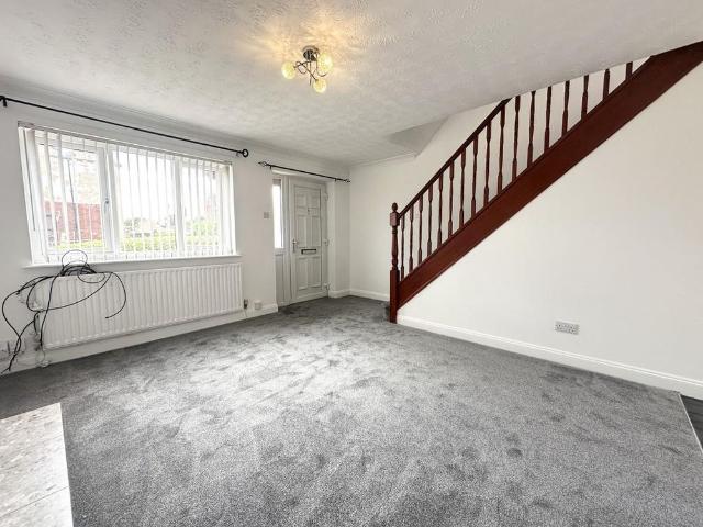Townhouse for rent in Pudsey, West Yorkshire