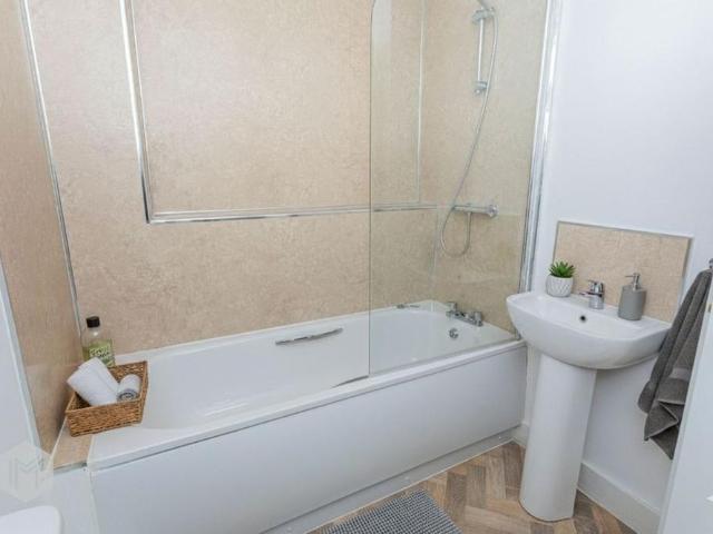 Townhouse for rent in Salford, Greater Manchester