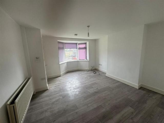 Townhouse for rent in Dovecot, Liverpool