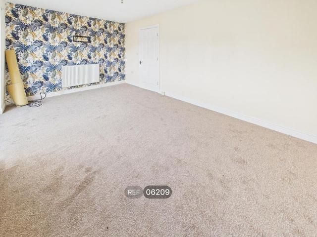 Townhouse for rent in Lady Balk, Wakefield