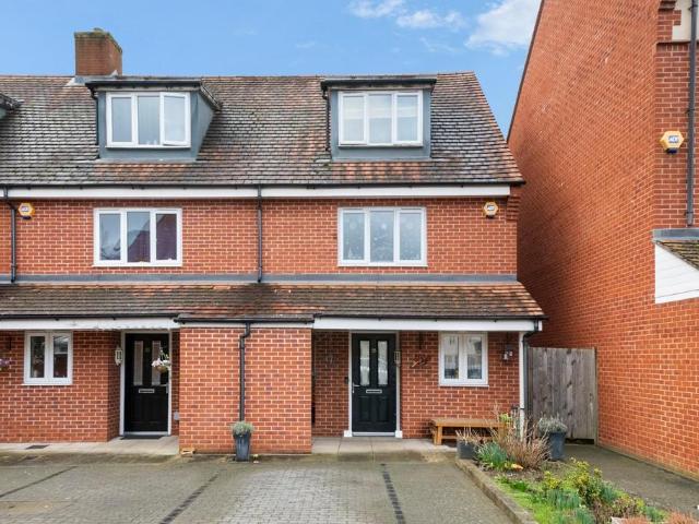House for rent in Hayes, Greater London