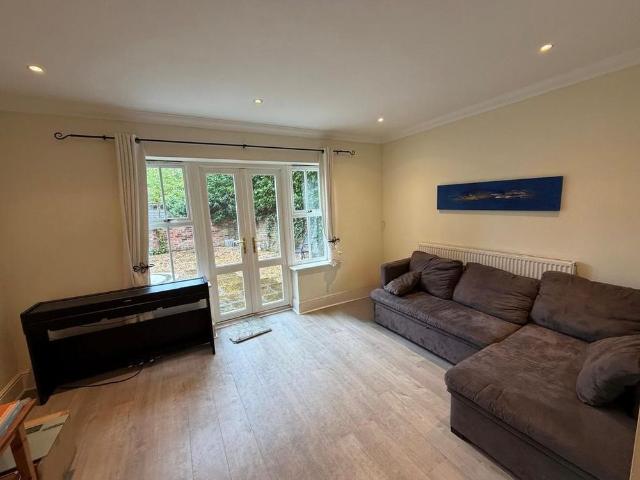 Townhouse for rent in Trafford Park, Greater Manchester