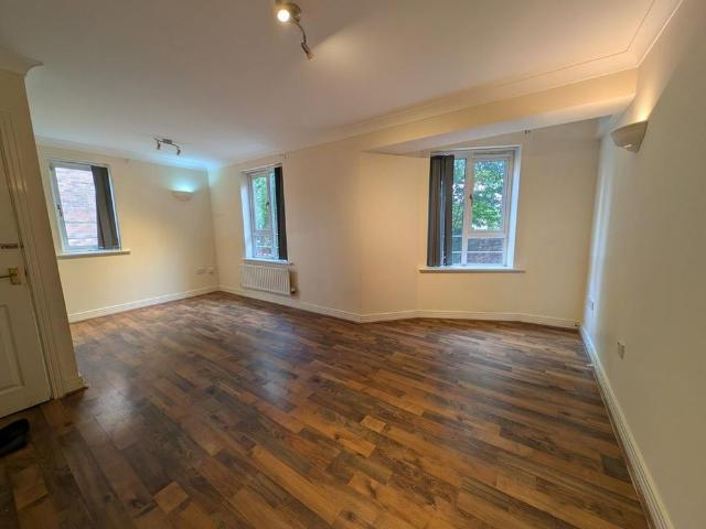 Townhouse for rent in Hockley Port, West Midlands
