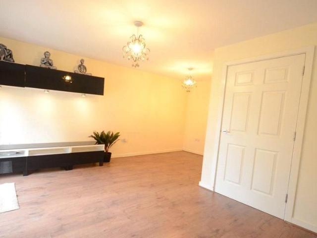 Townhouse for rent in Newtown, Reading
