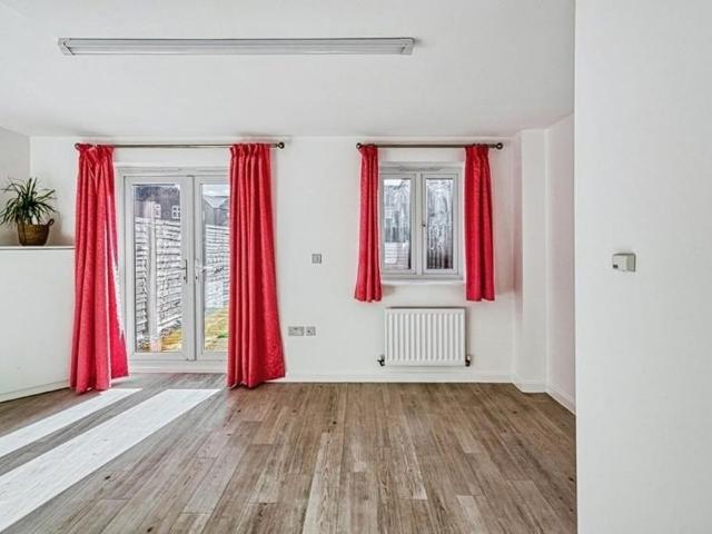 Townhouse for rent in Huntington, Two Mills