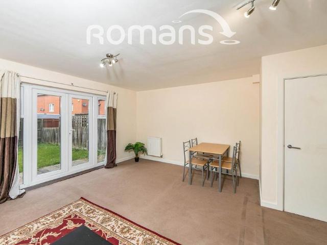 Townhouse for rent in Whitley, Reading