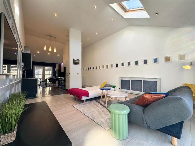 Townhouse for rent in Oughtibridge, Sheffield