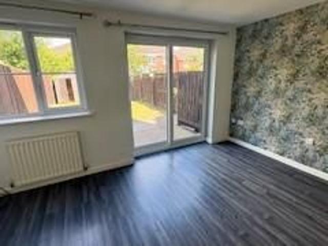 Townhouse for rent in Berry Hill, Potters Corner