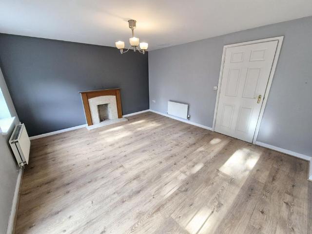 Townhouse for rent in Coalville, Leicestershire