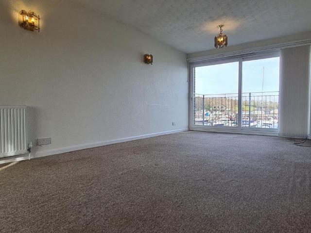 Townhouse for rent in Binstead, Ryde