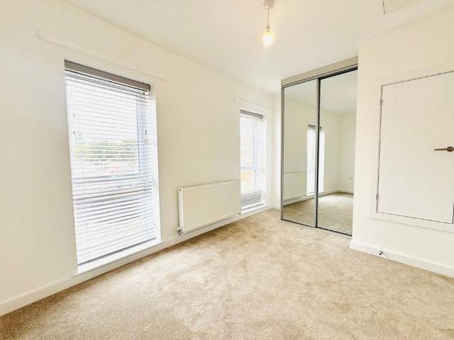 Townhouse for rent in New Normanton, East Midlands