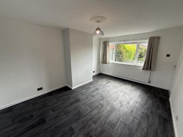 Townhouse for rent in Darfield, South Yorkshire