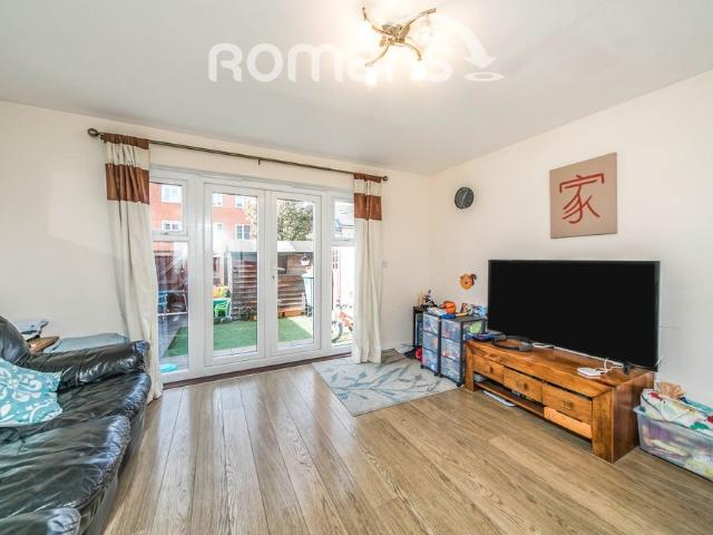 Townhouse for rent in Whitley, Reading
