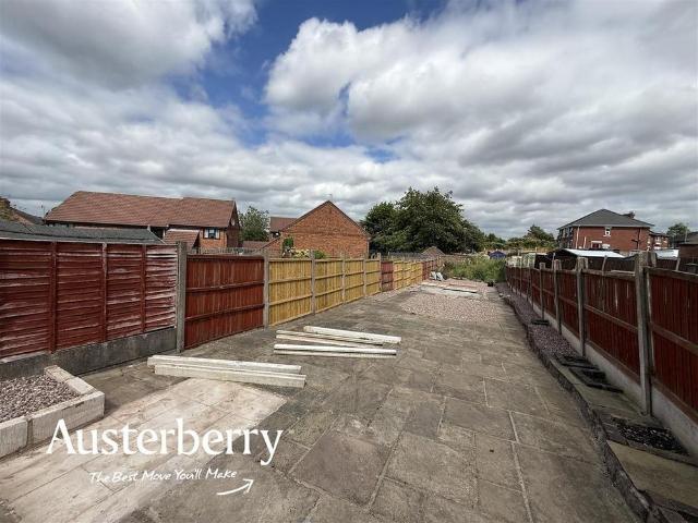 Townhouse for rent in Longton, Stoke-on-Trent