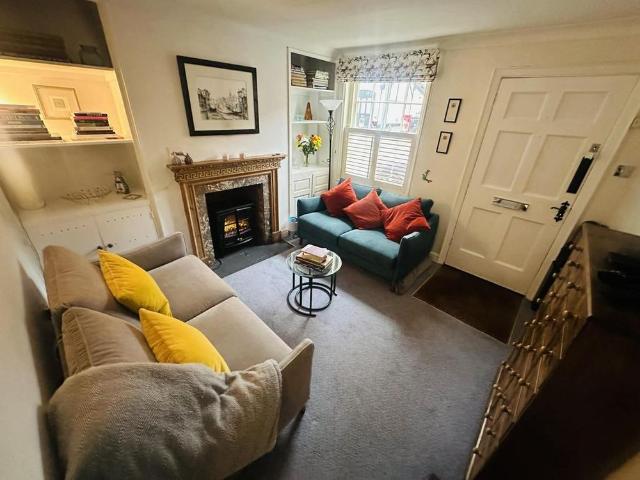 Townhouse for rent in Alderminster, Warwickshire