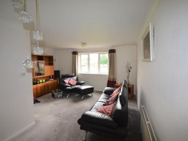 Townhouse for rent in Bridgwater, Somerset