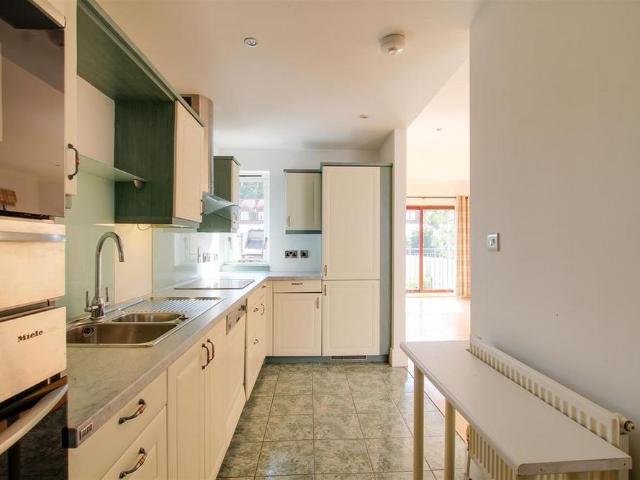 Townhouse for rent in Arbury, Cambridgeshire