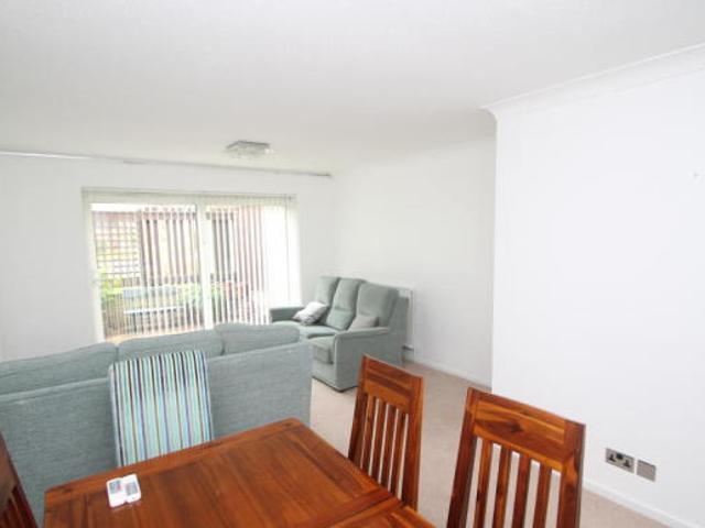 Townhouse for rent in London Borough of Croydon, Addiscombe