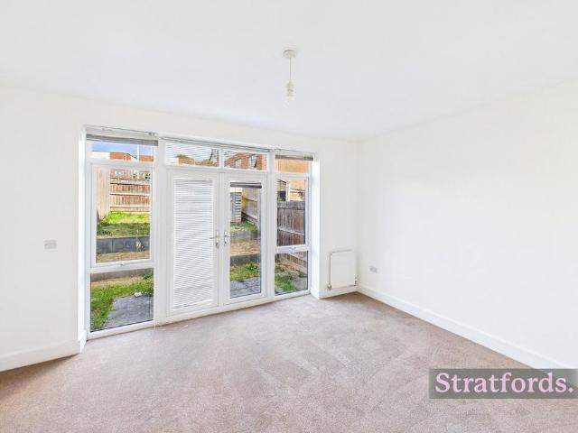Townhouse for rent in Bletchley, Milton Keynes