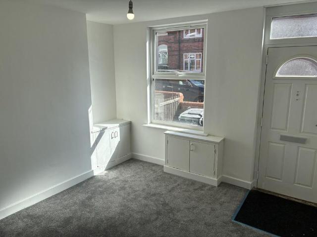 Townhouse for rent in Swingate, Broxtowe