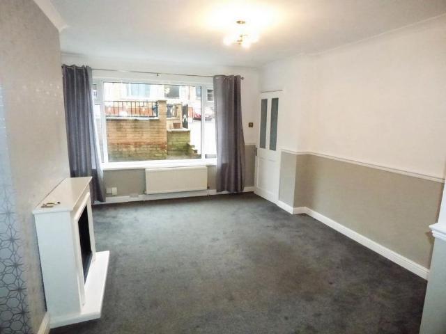 Townhouse for rent in Pudsey, West Yorkshire