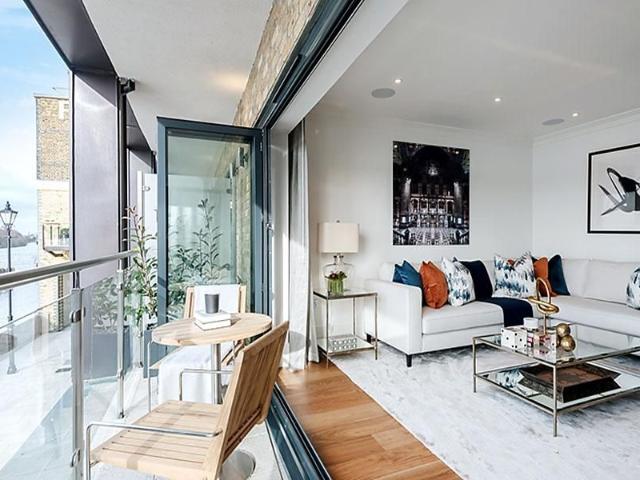 Townhouse for rent in Hammersmith, Cat Hill