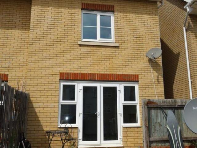 Townhouse for rent in Monks Orchard, Kent