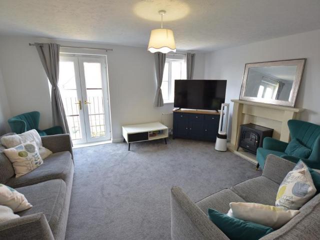 Townhouse for rent in Stone, Baswich