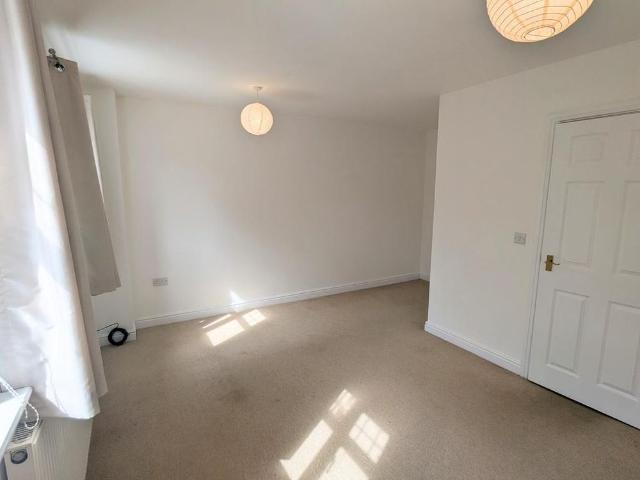 Townhouse for rent in Glebe Park, Brayford
