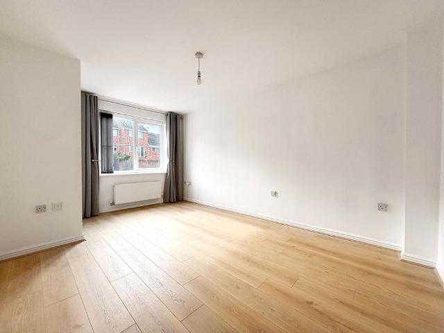 Townhouse for rent in Newton-le-Willows, St Helens