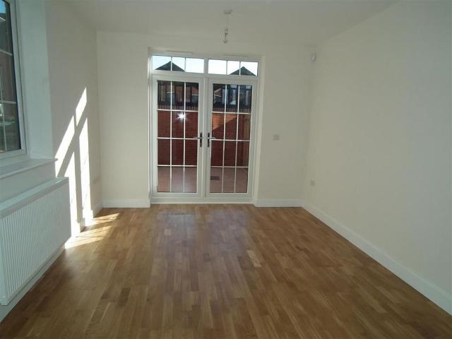 Townhouse for rent in Phippsville, Northampton