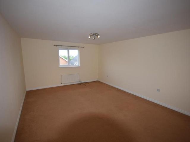 Townhouse for rent in Mount Sion, Wales