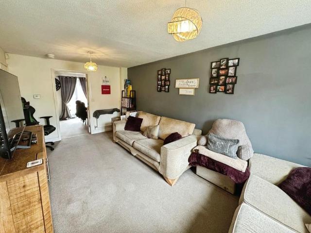 Townhouse for rent in Shaw Edge, Pendock