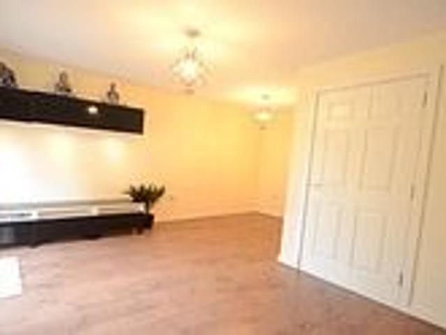 Townhouse for rent in Shinfield