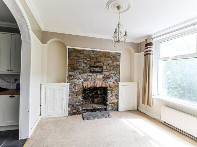 Townhouse for rent in Pontypridd, Wales