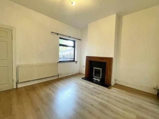 Townhouse for rent in Stirchley, West Midlands