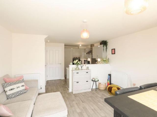 Townhouse for rent in Staveley CP, Loundsley Green