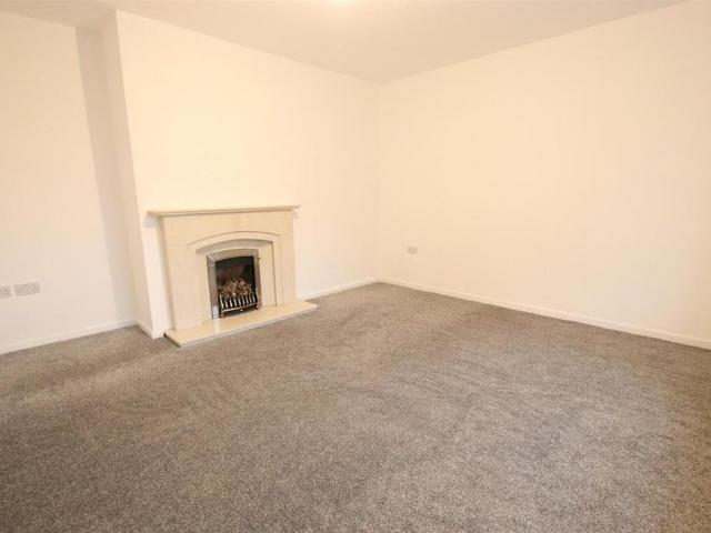 Townhouse for rent in West Yorkshire