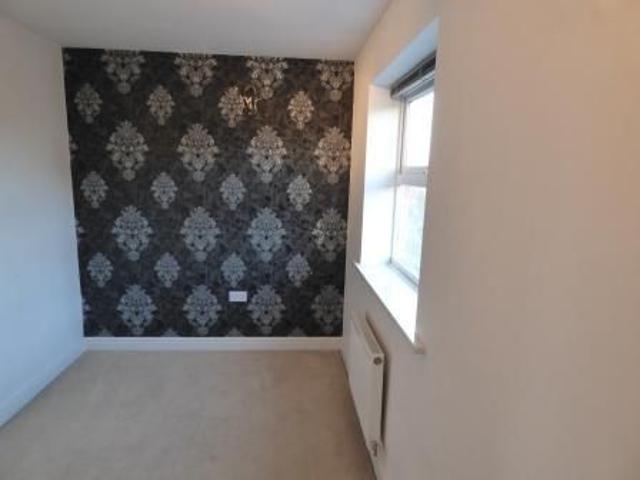 Townhouse for rent in Telford