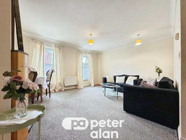Townhouse for rent in Falcon Lodge, Wales