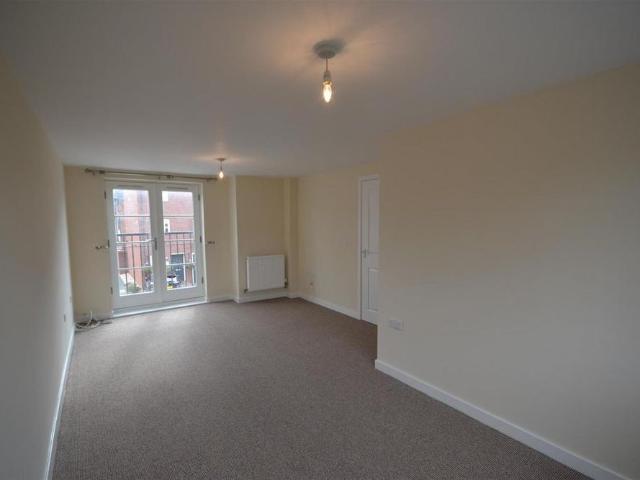 Townhouse for rent in Barton, Leicestershire