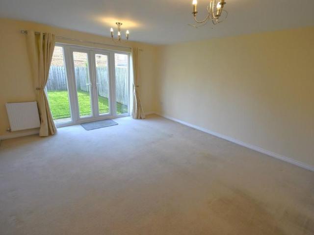 Townhouse for rent in Armthorpe, South Yorkshire