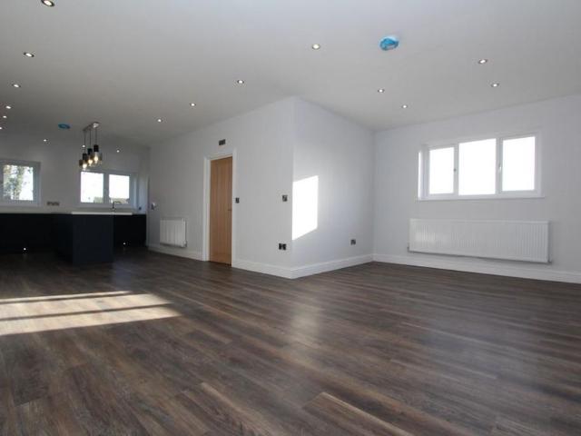 Townhouse for rent in Burncross, Sheffield