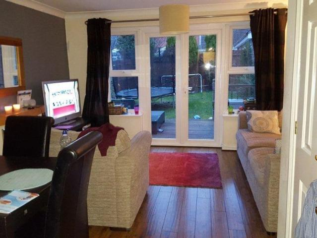 Townhouse for rent in Plant's Green, Fold Hill